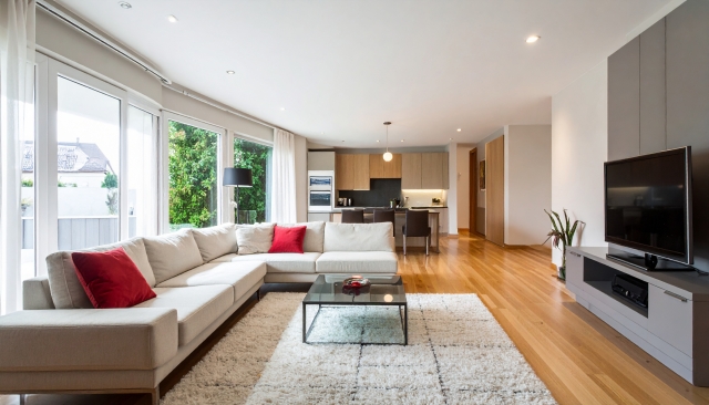 明るいリビングの写真